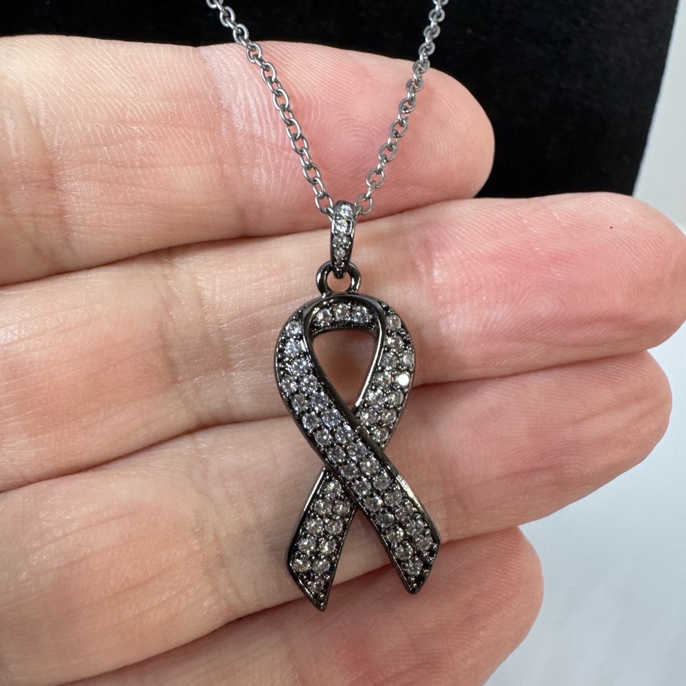 Elegant Black Silver Ribbon Pendant Necklace